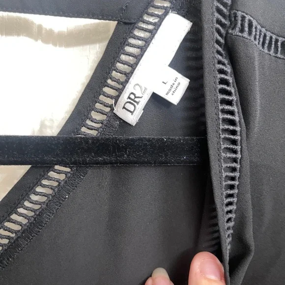 DR2 Women's Black Blouse Short Sleeve V-Neck Sheer Size Large - Picture 6 of 8